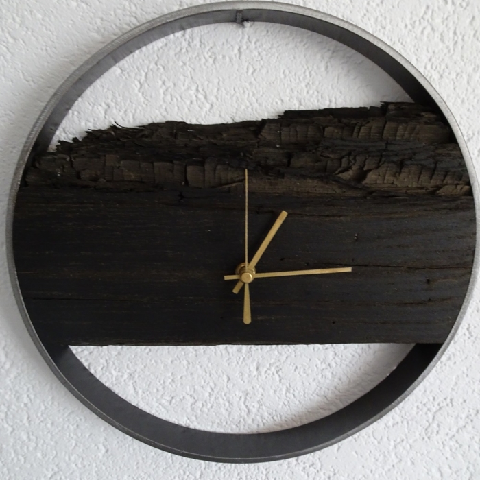 Uhr Mooreiche